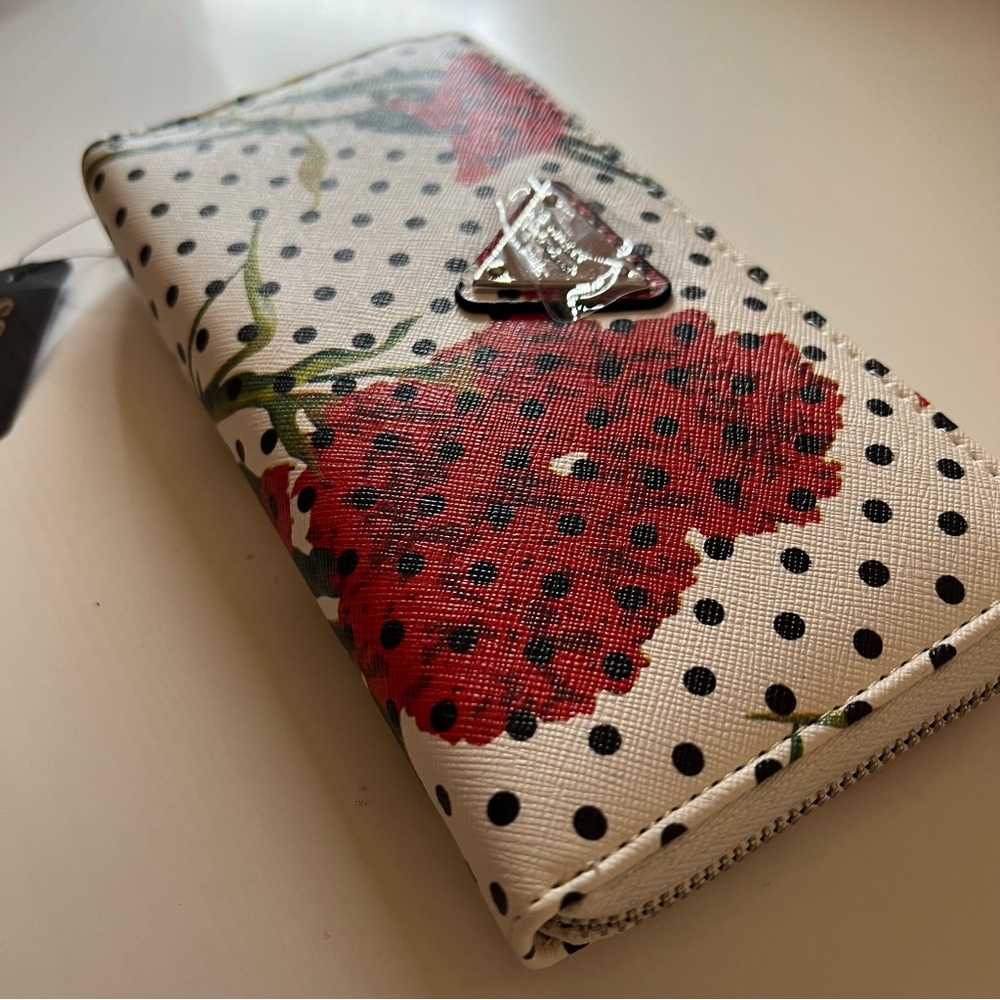 NWT IN BOX • Floral Guess Wallet - Picture 5 of 12